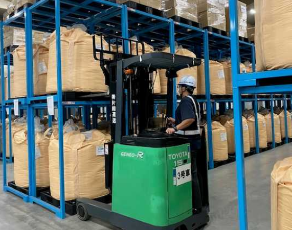 倉庫業務もしています